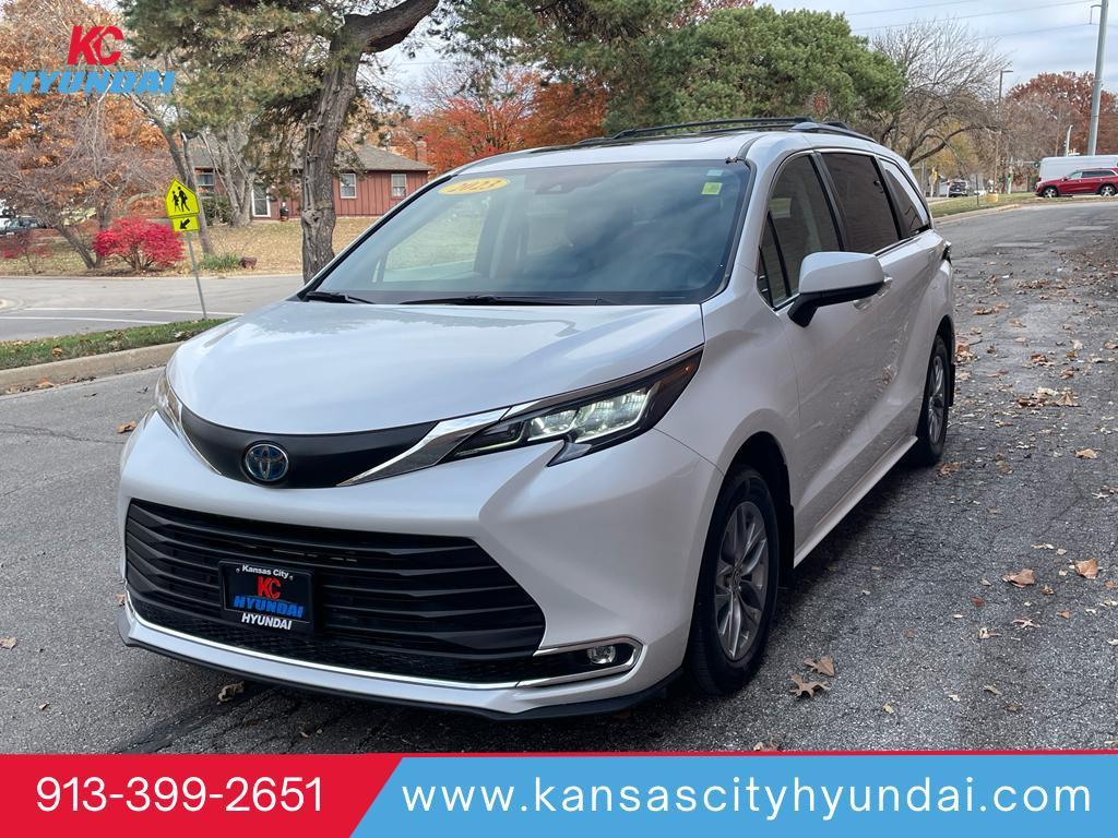 used 2023 Toyota Sienna car, priced at $40,432