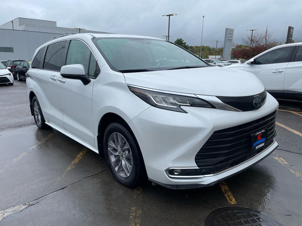 used 2023 Toyota Sienna car, priced at $40,432