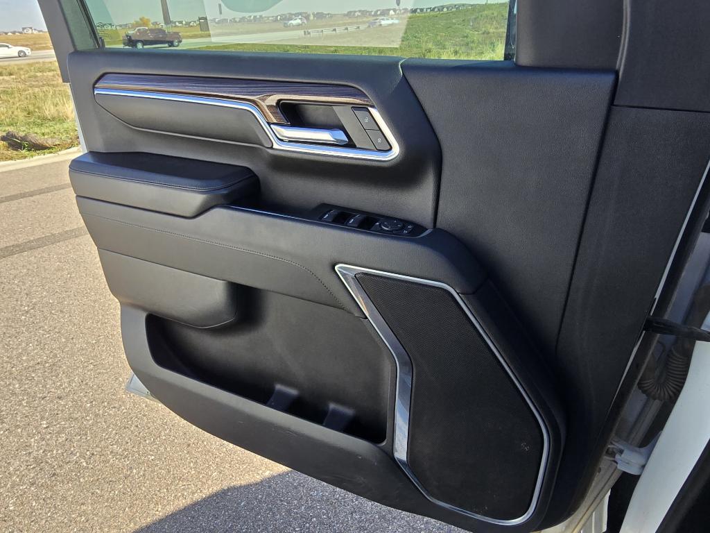 used 2024 Chevrolet Silverado 2500 car, priced at $50,497