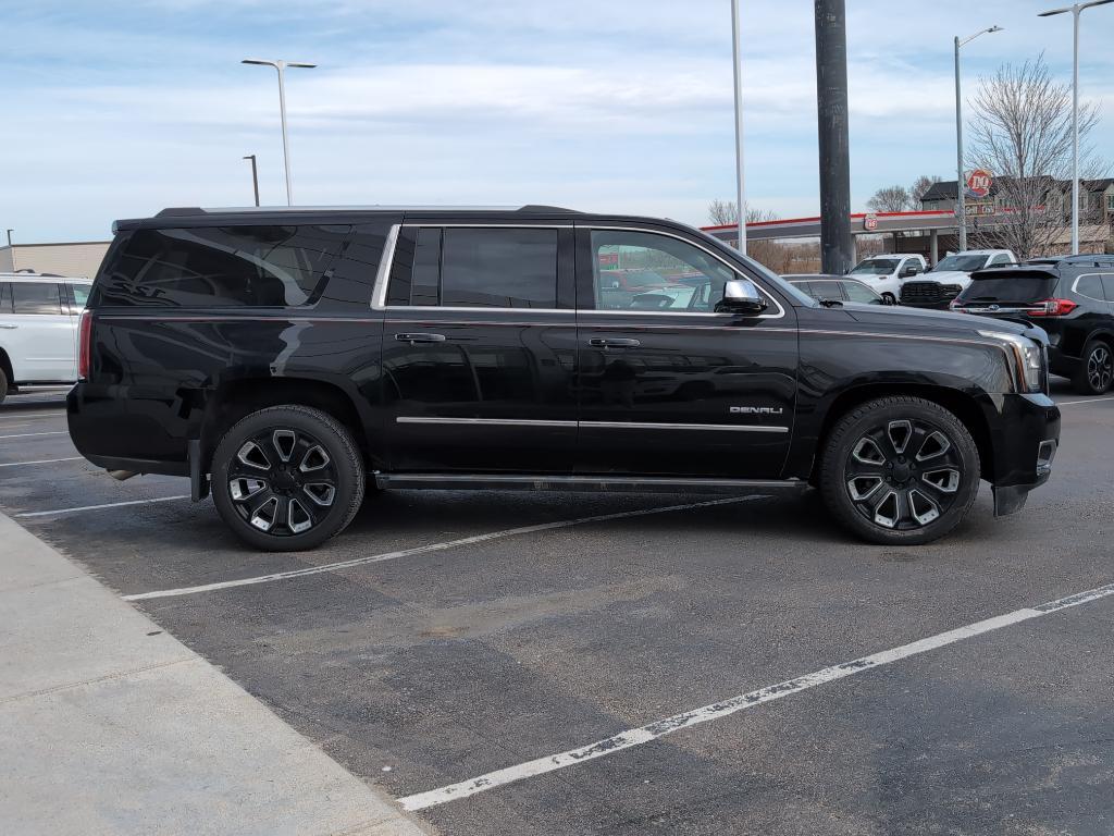 used 2019 GMC Yukon XL car, priced at $37,494