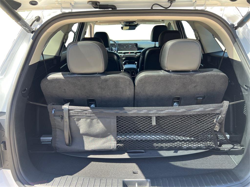 used 2024 Kia Sorento car, priced at $34,309