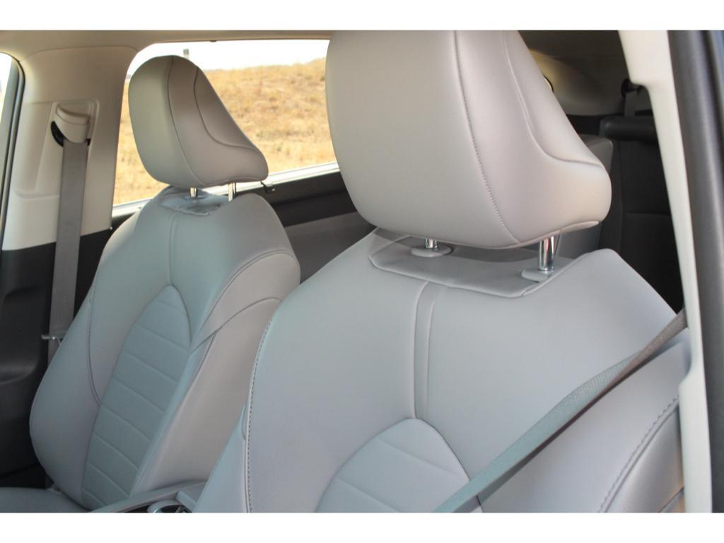 used 2021 Toyota Highlander Hybrid car, priced at $38,902