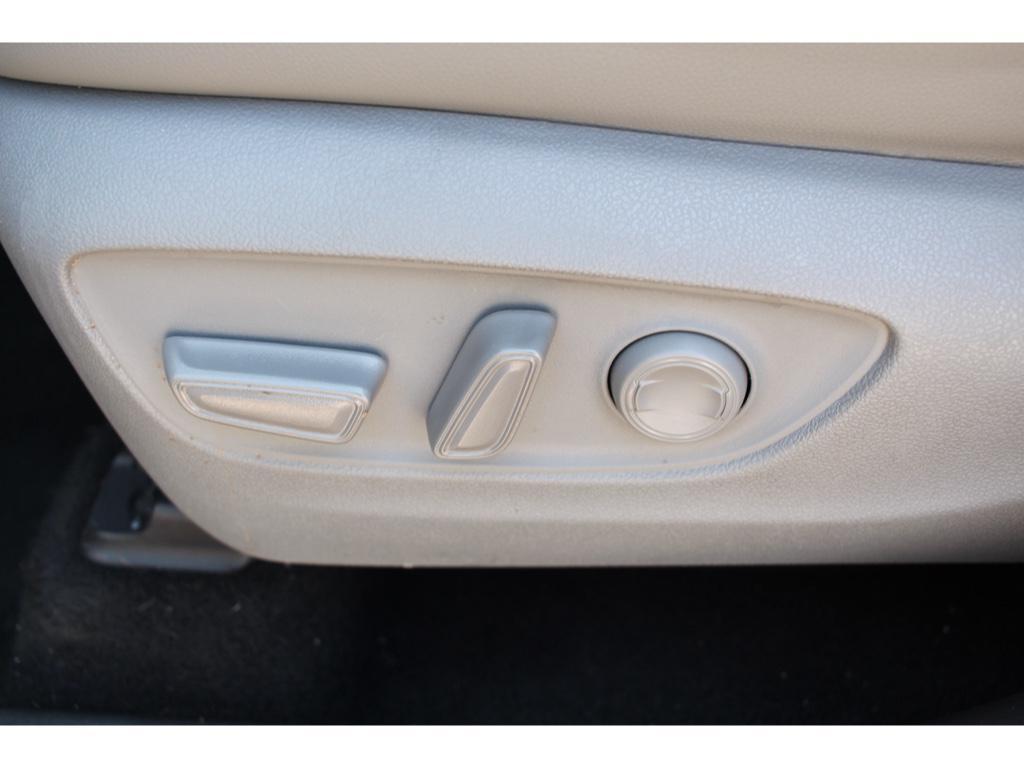 used 2021 Toyota Highlander Hybrid car, priced at $38,902