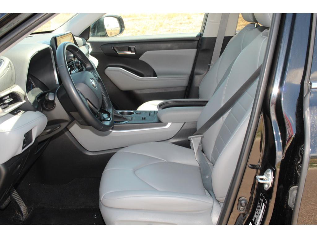used 2021 Toyota Highlander Hybrid car, priced at $38,902