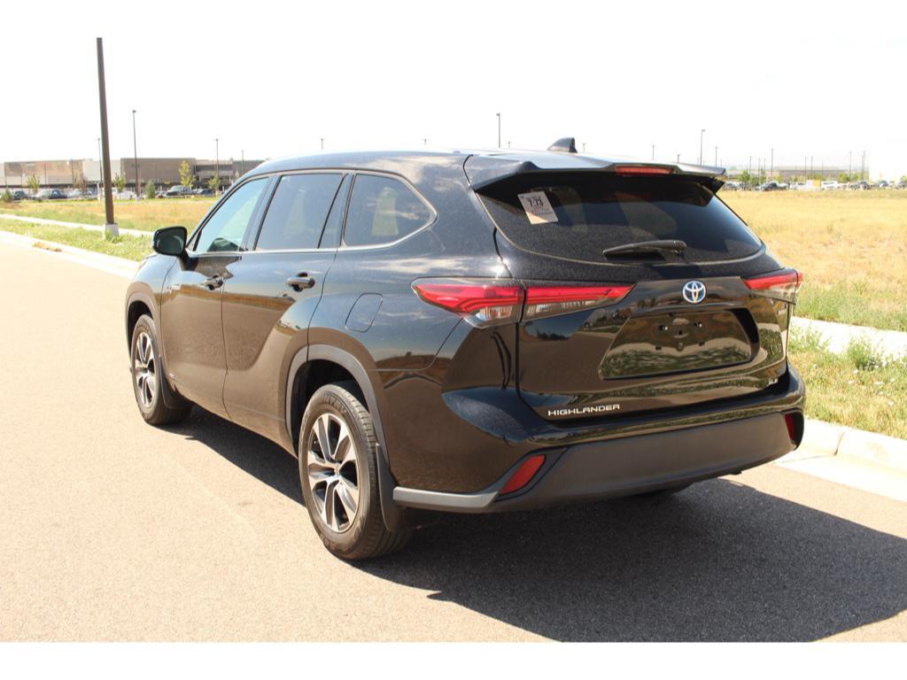 used 2021 Toyota Highlander Hybrid car, priced at $38,902