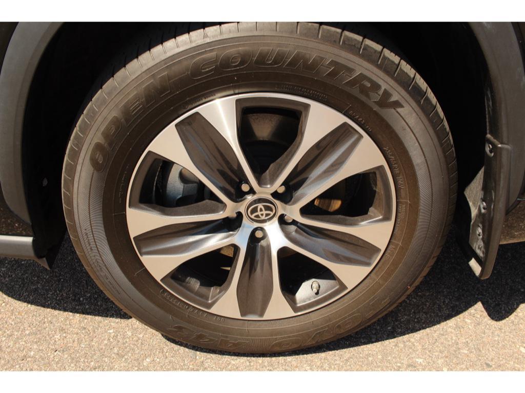 used 2021 Toyota Highlander Hybrid car, priced at $38,902