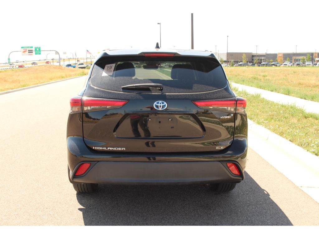 used 2021 Toyota Highlander Hybrid car, priced at $38,902