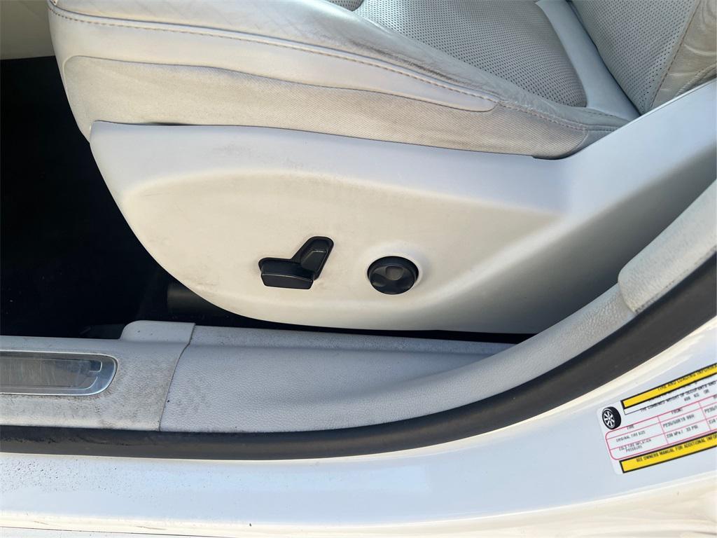 used 2019 Jeep Cherokee car, priced at $17,831