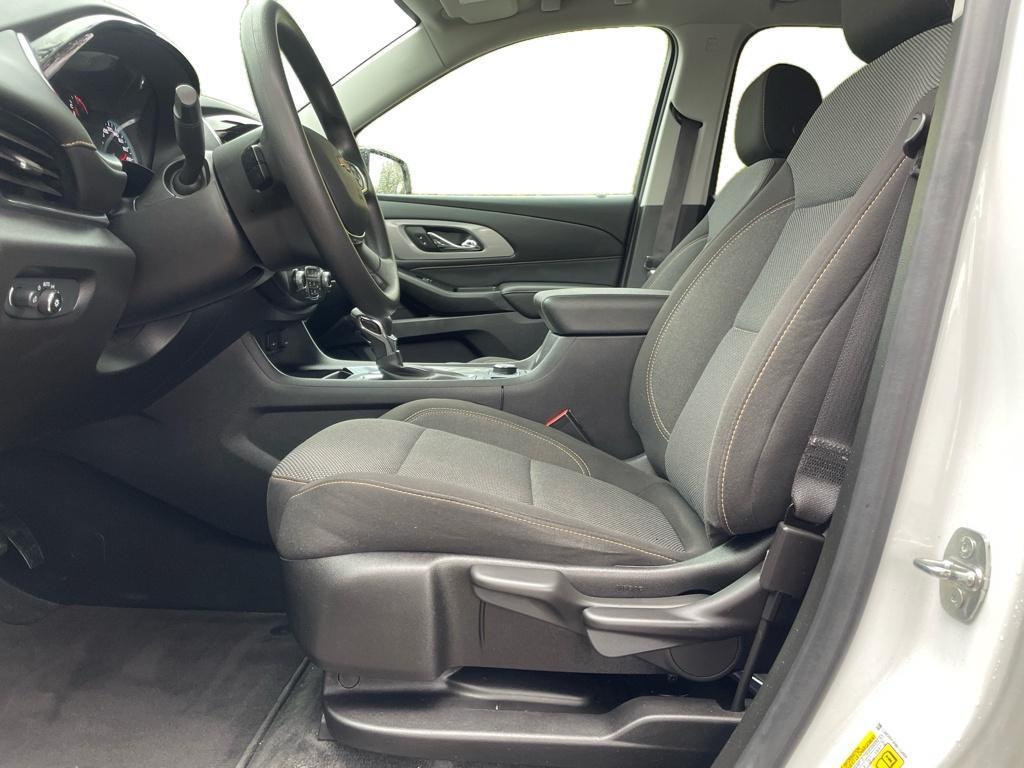 used 2021 Chevrolet Traverse car, priced at $23,268