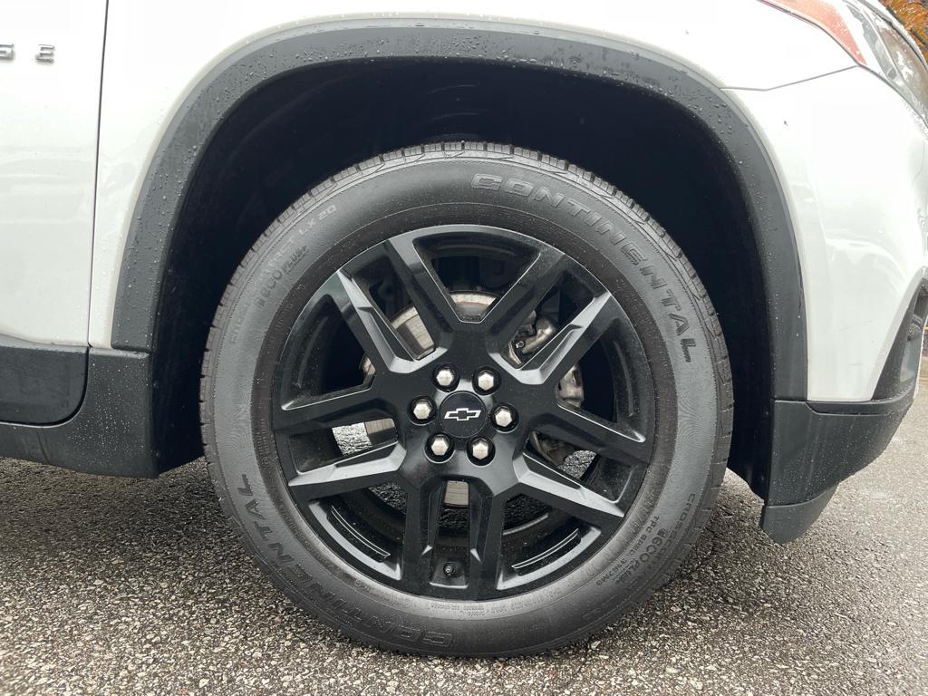 used 2021 Chevrolet Traverse car, priced at $23,268