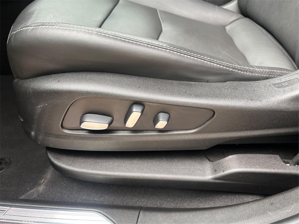 used 2021 Cadillac XT5 car, priced at $26,529
