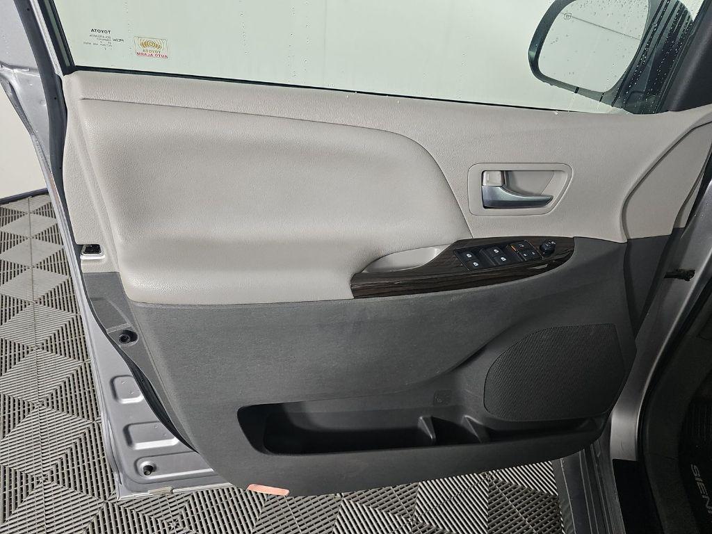used 2018 Toyota Sienna car, priced at $29,277