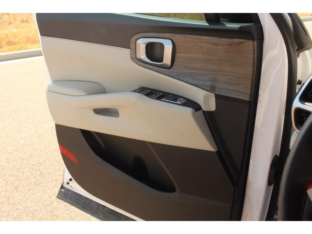 used 2022 Kia Sorento car, priced at $27,079