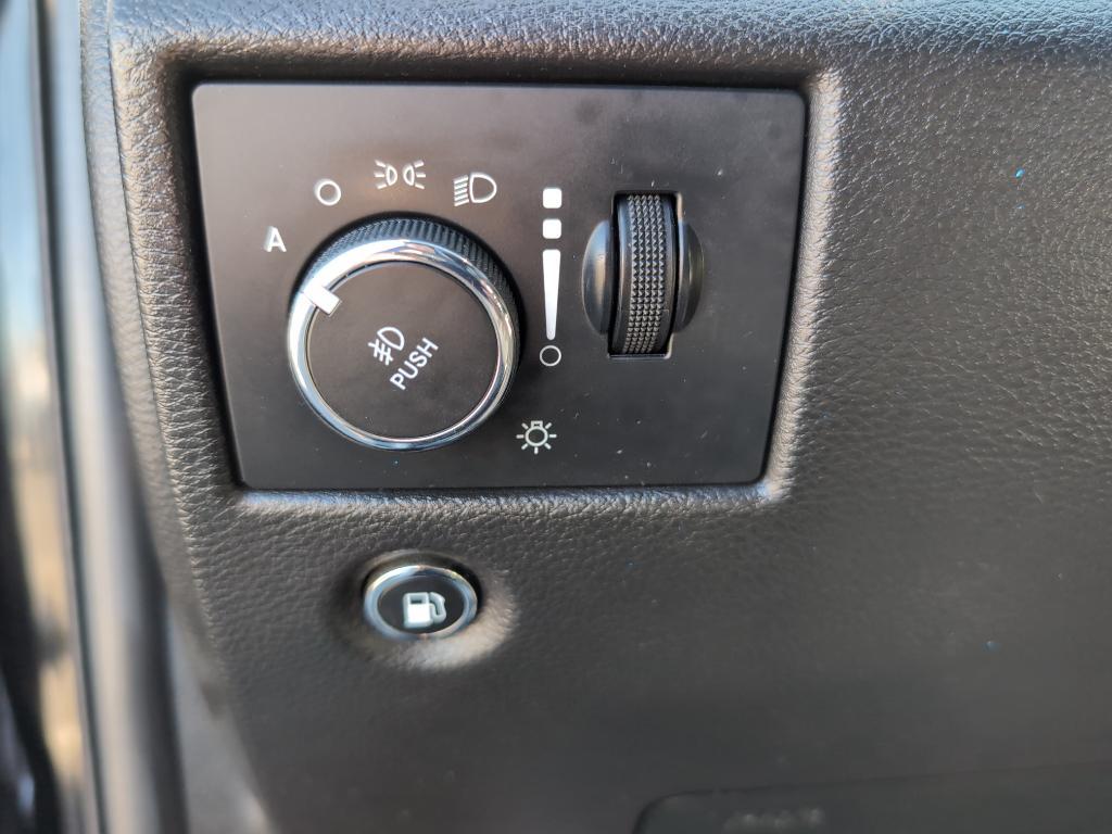 used 2021 Jeep Grand Cherokee car, priced at $23,449