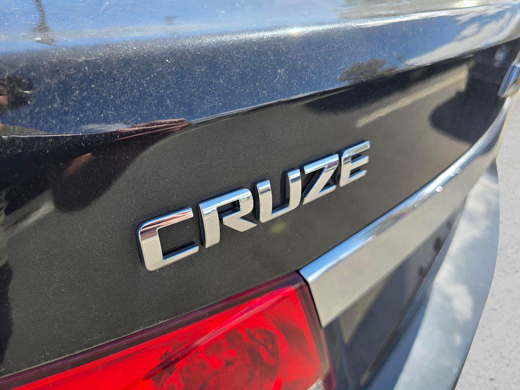used 2014 Chevrolet Cruze car, priced at $9,487