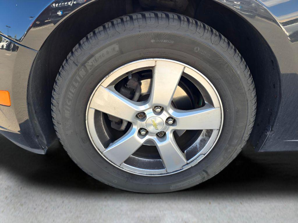 used 2014 Chevrolet Cruze car, priced at $9,487