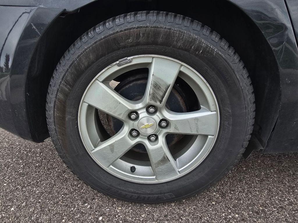 used 2014 Chevrolet Cruze car, priced at $9,249