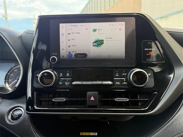 used 2023 Toyota Highlander car, priced at $32,998