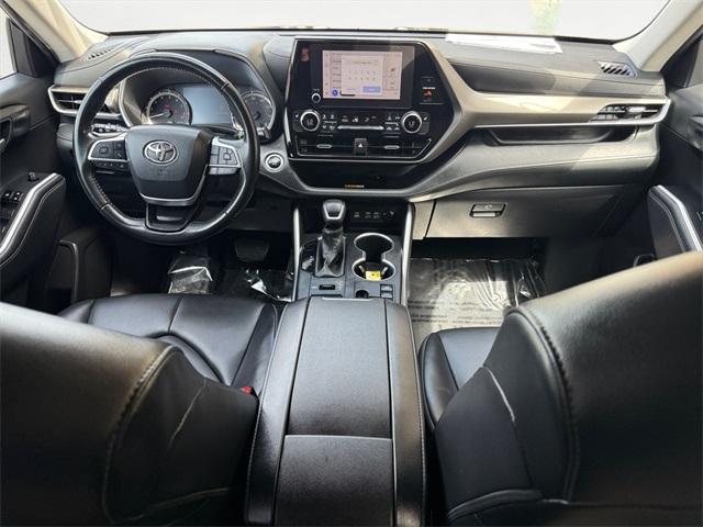 used 2023 Toyota Highlander car, priced at $32,998