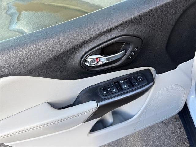 used 2020 Jeep Cherokee car, priced at $20,877