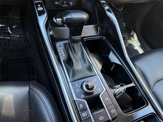 used 2024 Kia Sorento car, priced at $37,650