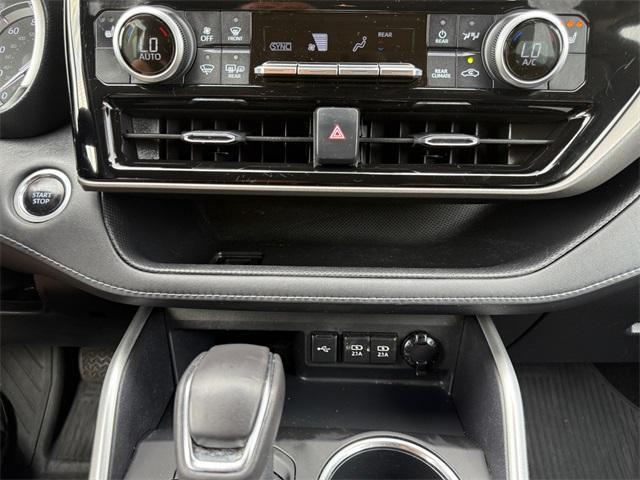 used 2021 Toyota Highlander car, priced at $34,750