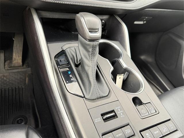 used 2021 Toyota Highlander car, priced at $34,750