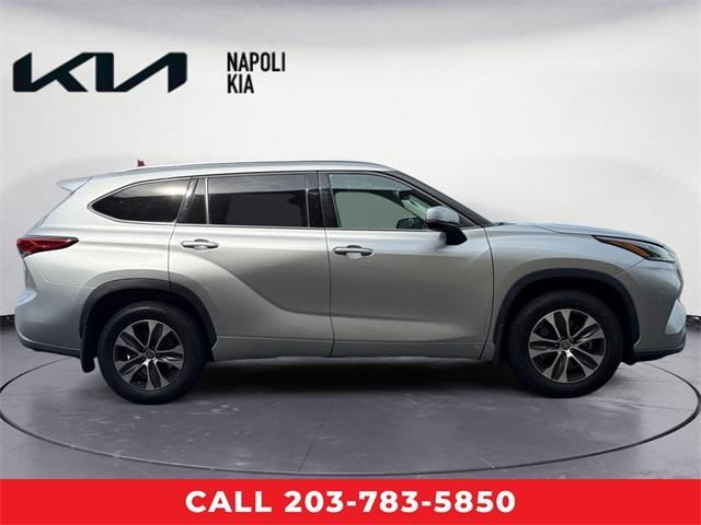 used 2021 Toyota Highlander car