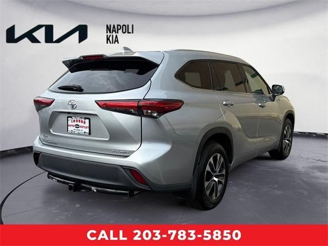 used 2021 Toyota Highlander car, priced at $34,750