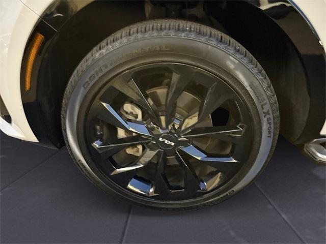 used 2023 Kia Sorento car, priced at $32,500