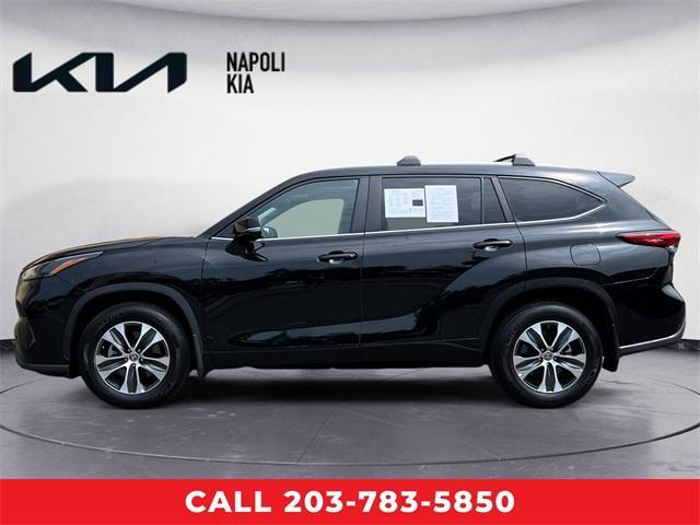 used 2023 Toyota Highlander car, priced at $32,987