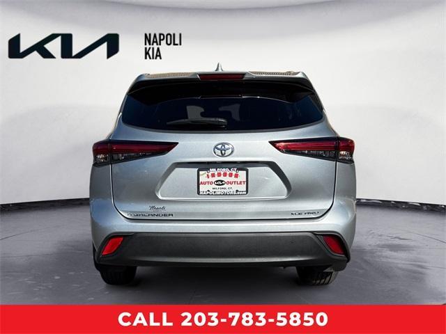 used 2022 Toyota Highlander car, priced at $33,889