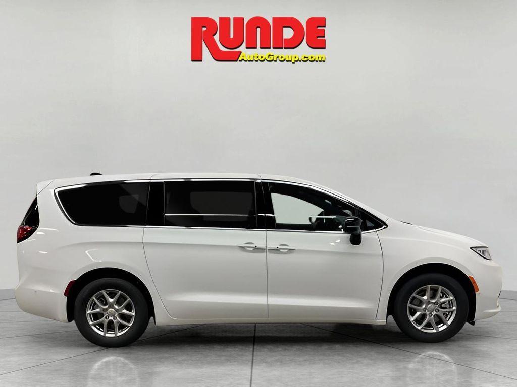 new 2025 Chrysler Pacifica car, priced at $42,697