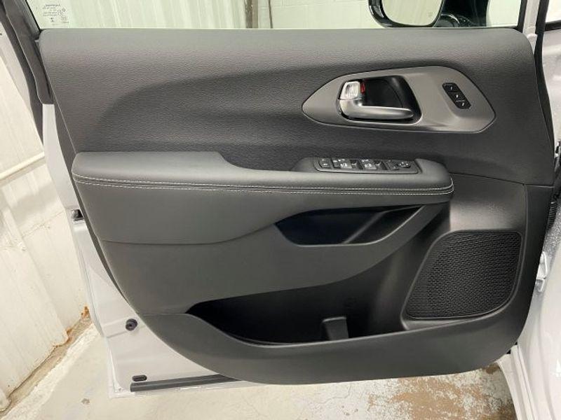 new 2025 Chrysler Pacifica car, priced at $42,697