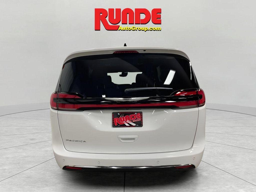 new 2025 Chrysler Pacifica car, priced at $42,697