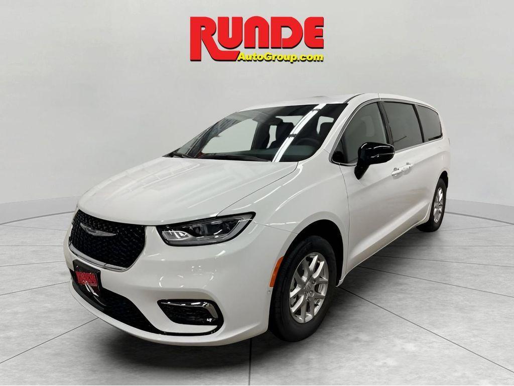new 2025 Chrysler Pacifica car, priced at $42,697