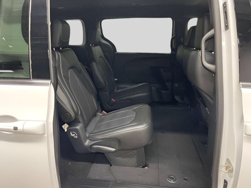 new 2025 Chrysler Pacifica car, priced at $42,697