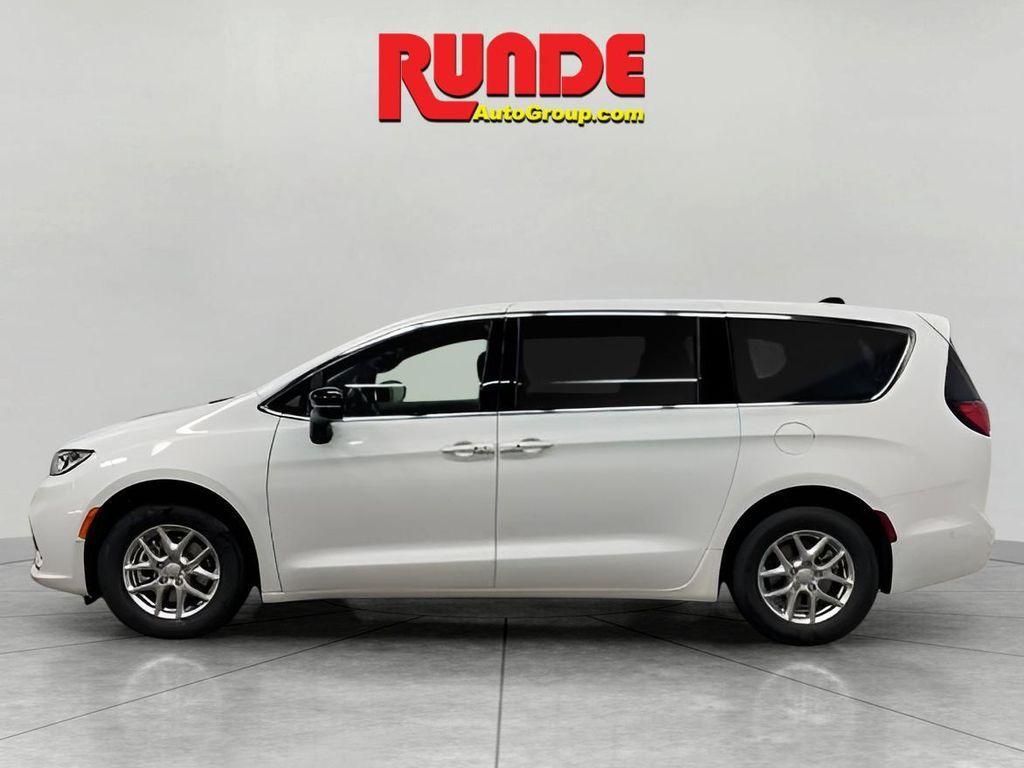 new 2025 Chrysler Pacifica car, priced at $42,697