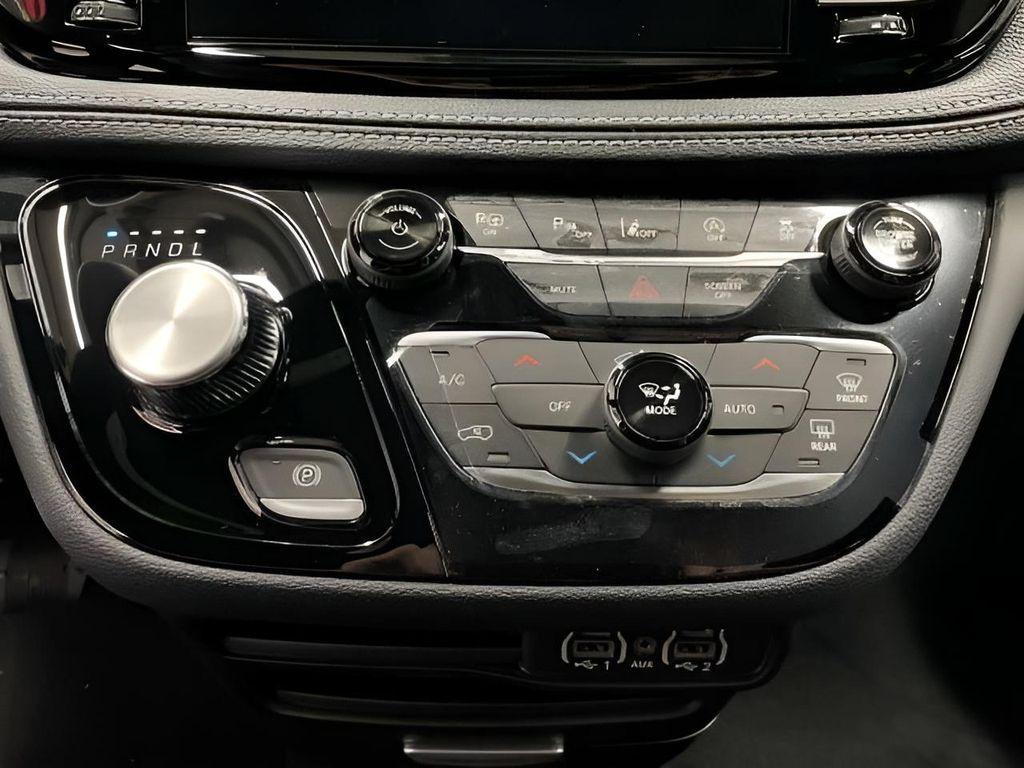 new 2025 Chrysler Pacifica car, priced at $42,697