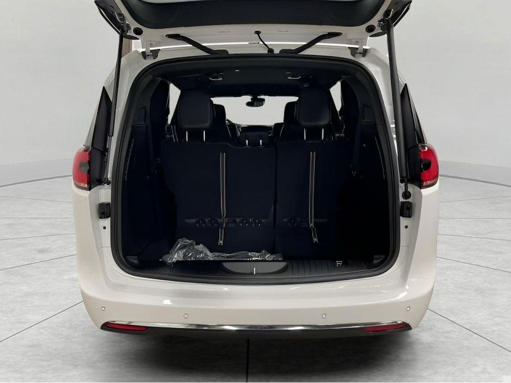 new 2025 Chrysler Pacifica car, priced at $42,697