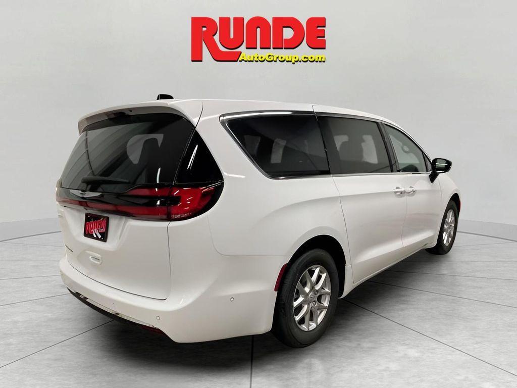 new 2025 Chrysler Pacifica car, priced at $42,697