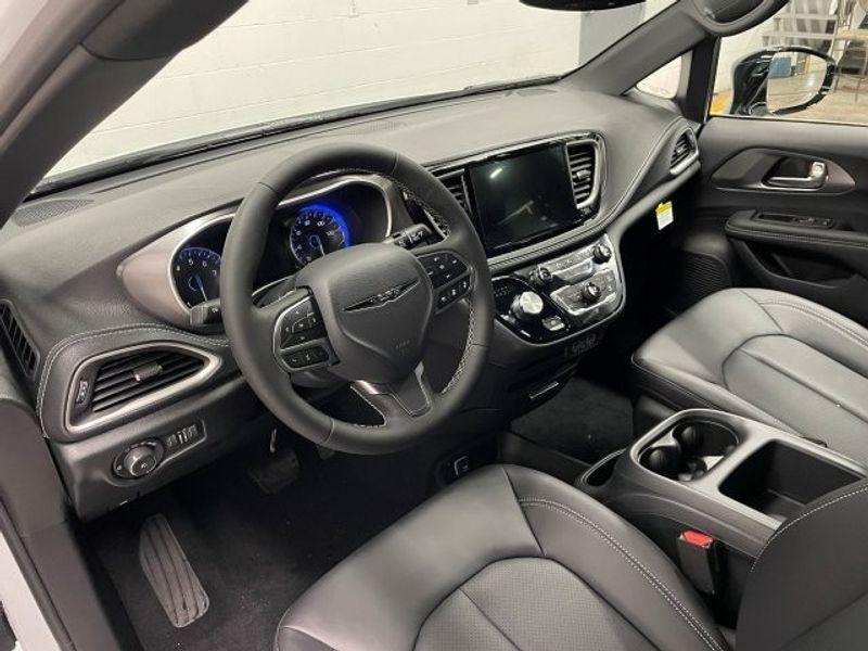 new 2025 Chrysler Pacifica car, priced at $42,697