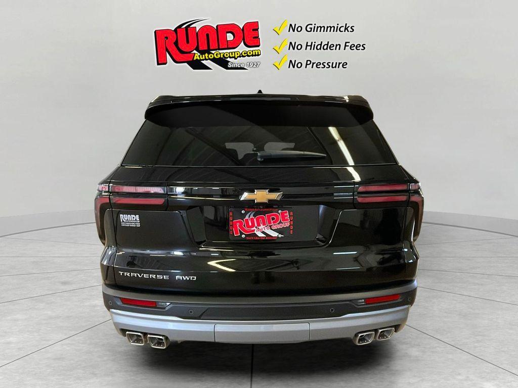 new 2026 Chevrolet Traverse car, priced at $44,120