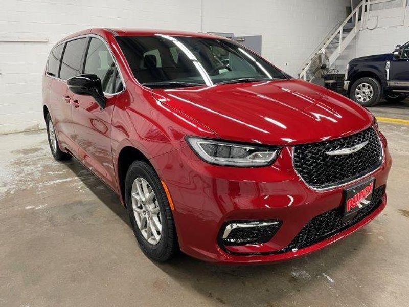 new 2025 Chrysler Pacifica car, priced at $44,140