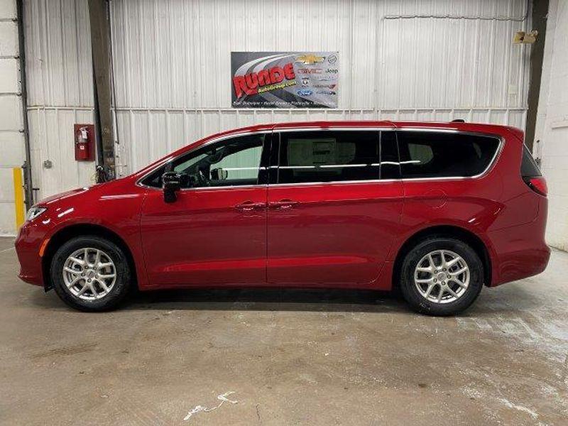 new 2025 Chrysler Pacifica car, priced at $44,140