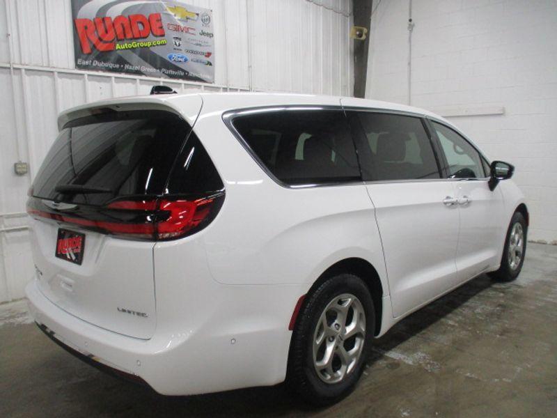 new 2024 Chrysler Pacifica car, priced at $51,120