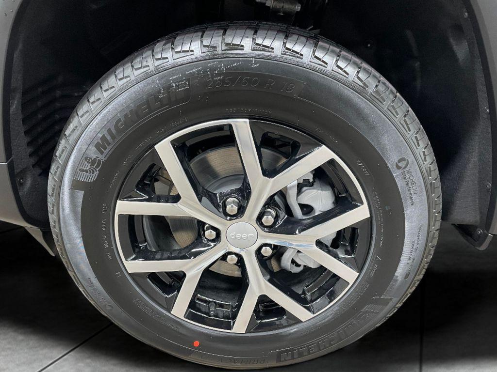 new 2025 Jeep Grand Cherokee car, priced at $48,944