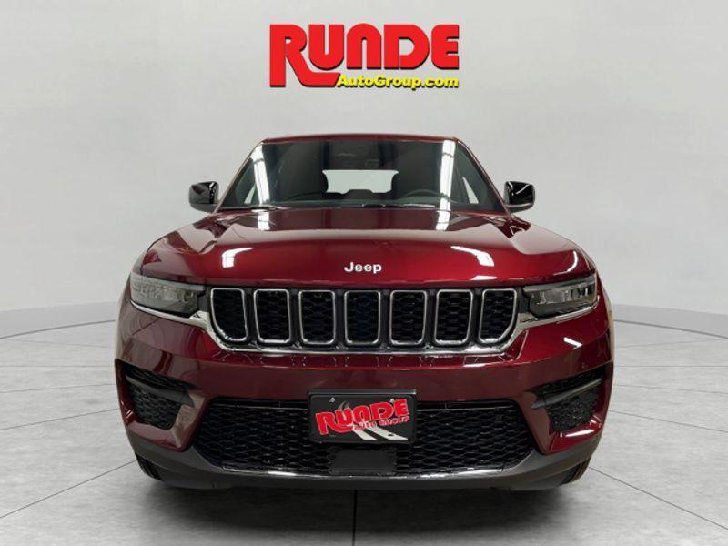 new 2025 Jeep Grand Cherokee car, priced at $43,470