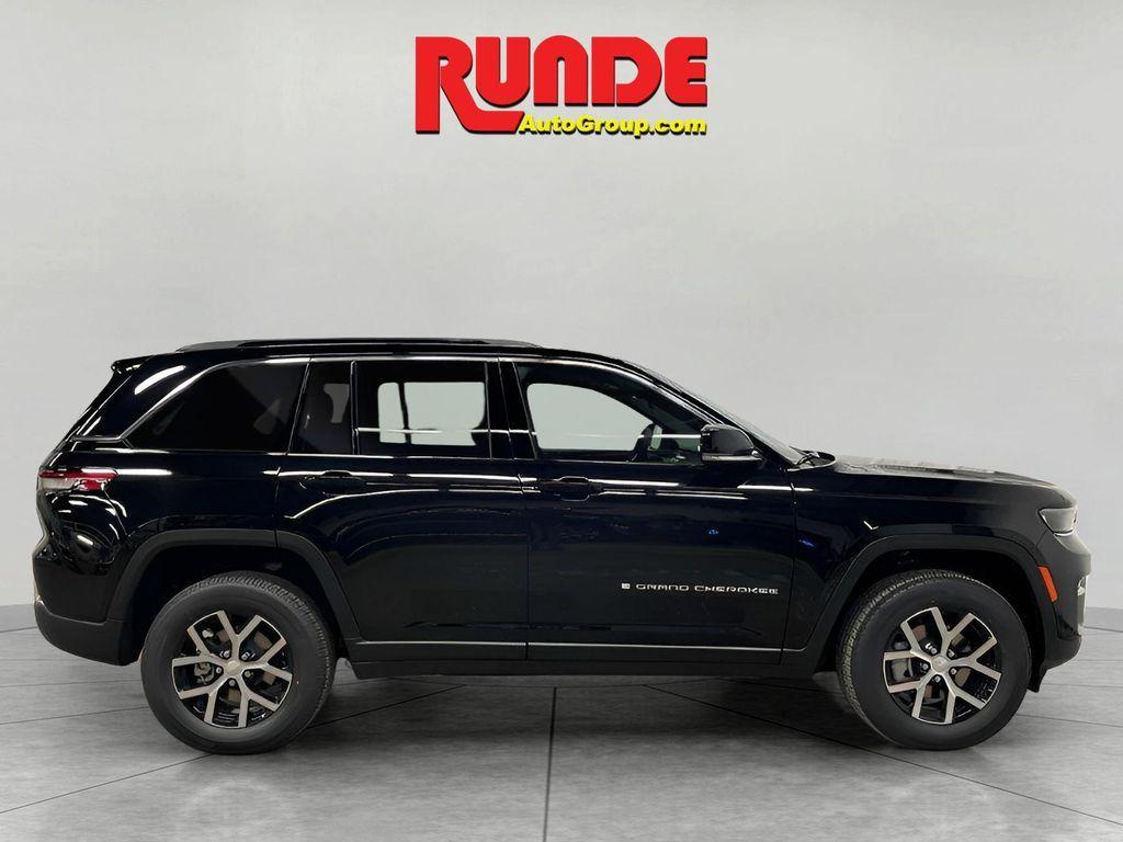 new 2025 Jeep Grand Cherokee car, priced at $53,930