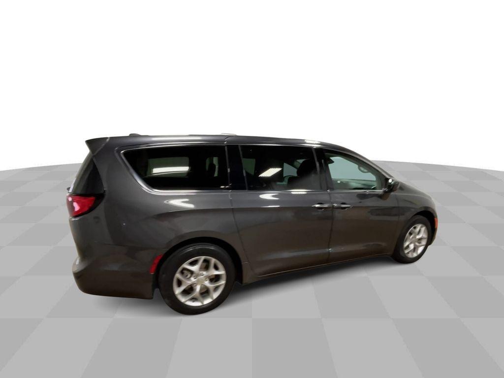 used 2019 Chrysler Pacifica car, priced at $18,543